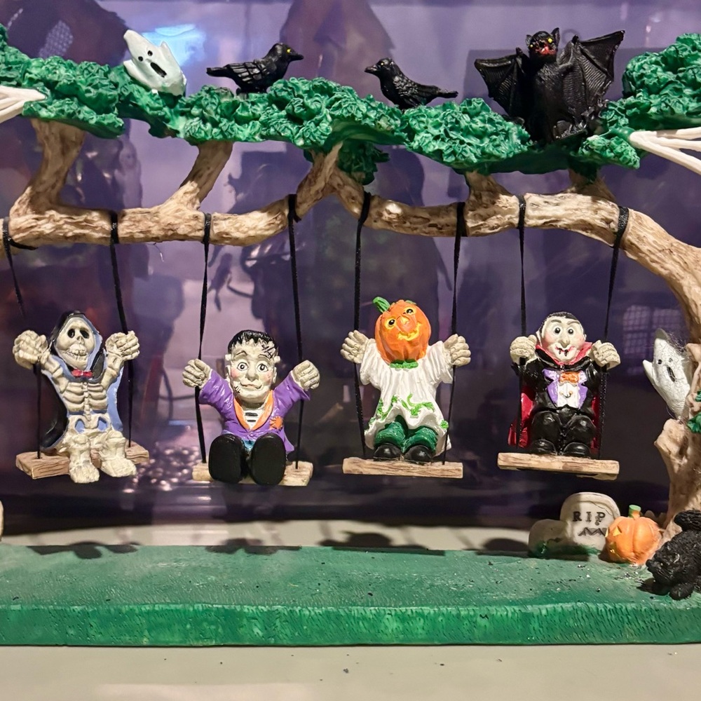 Halloween Figurine Set with Swinging Characters